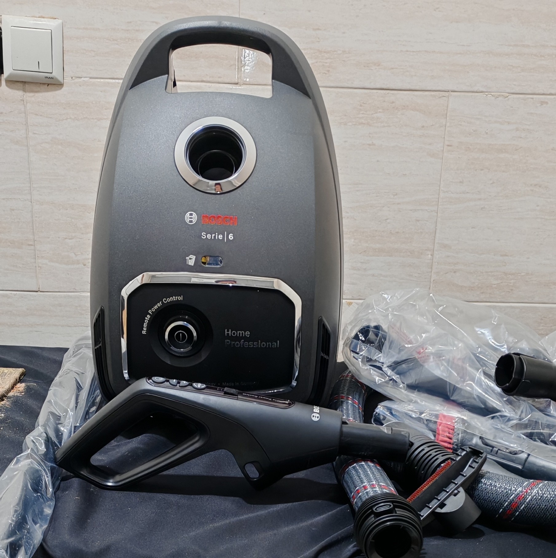 جاروبرقی بوش مدل BOSCH BGL6PRO1